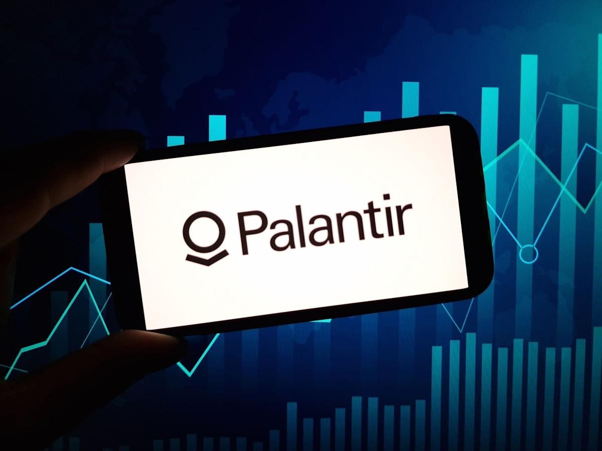 Palantir PLTR stock analysis 2025