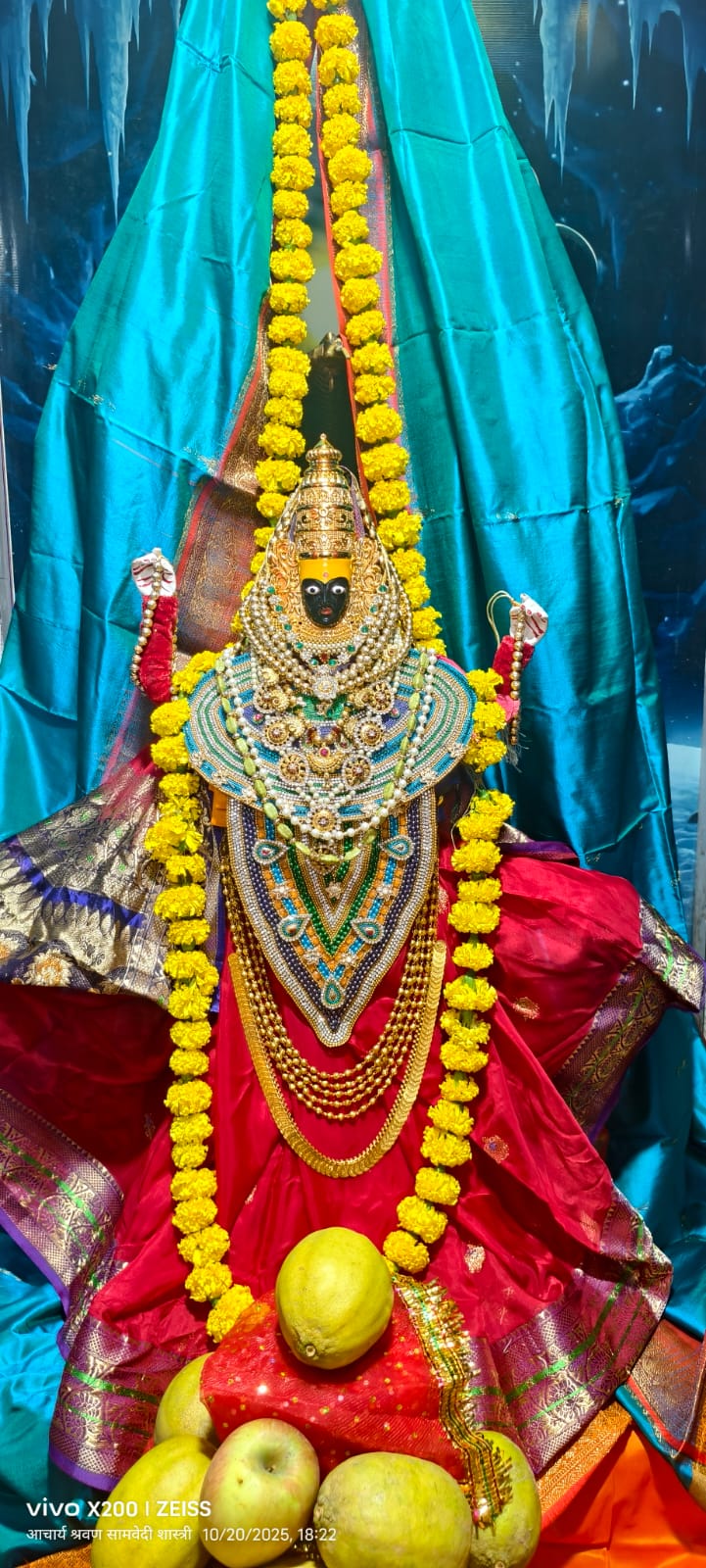 चित्तौड़गढ़ के हजारेश्वर महादेव मंदिर में सजाई महालक्ष्मी जी की झांकी