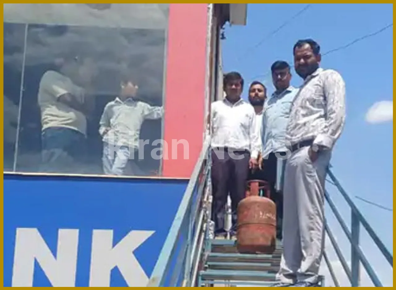 Crackdown on Misuse of Domestic LPG Cylinders in Pratapgarh